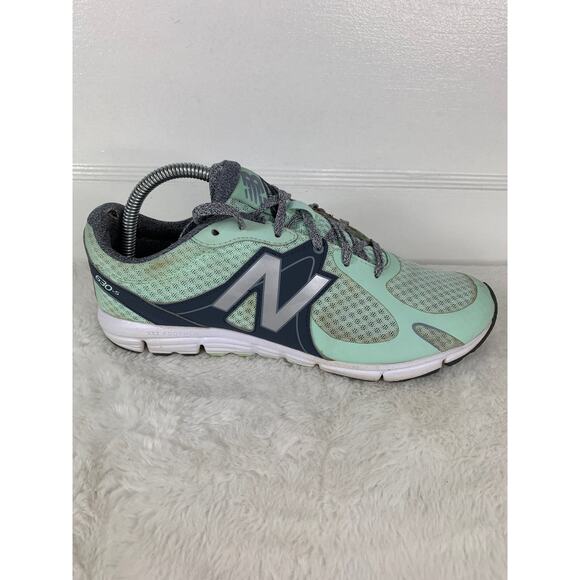 New Balance 630v5 Women’s Size 8 Mint Green Gray Running Walking Shoes - Picture 7 of 10